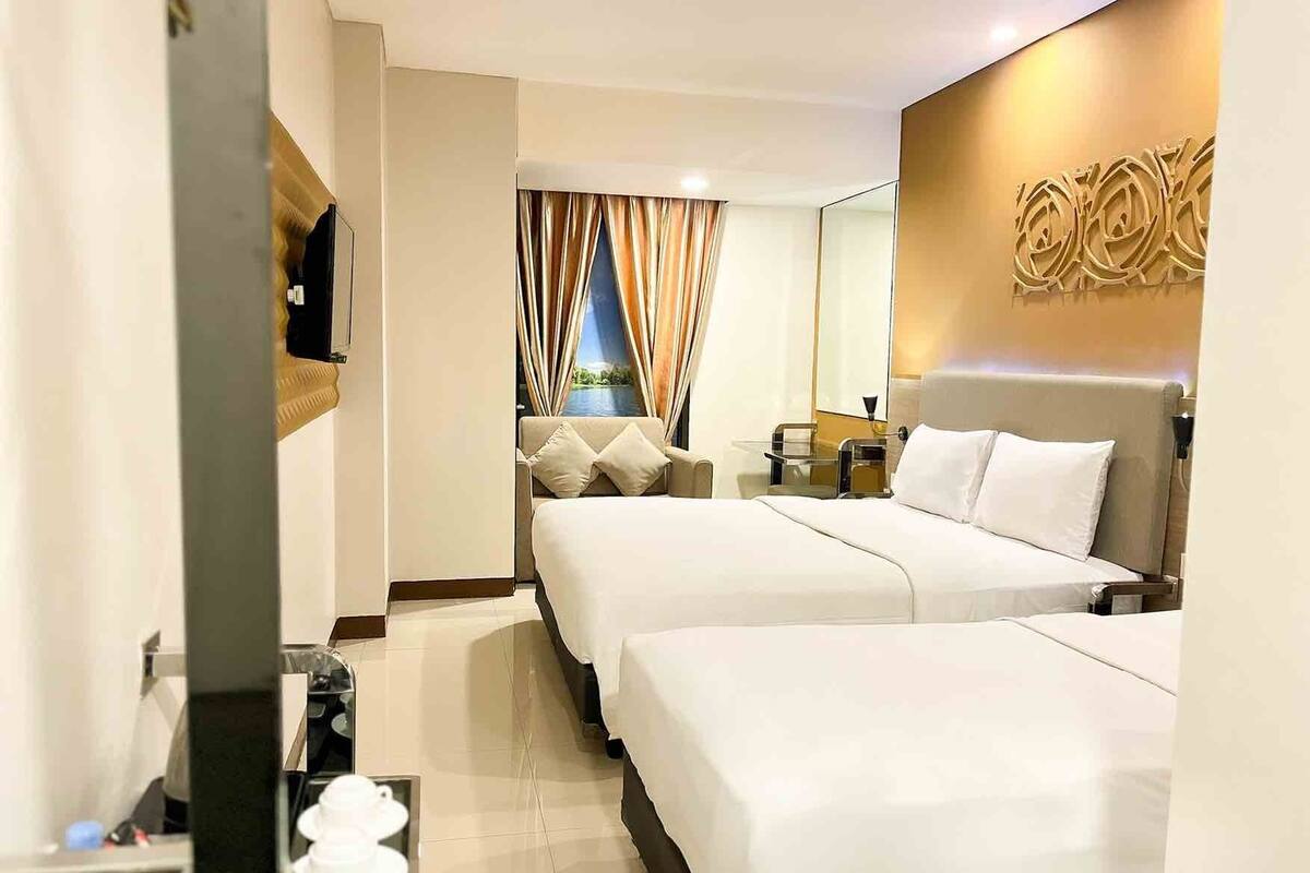1 bedroom, in-room safe, desk, blackout curtains