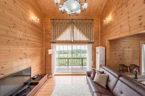 Family Duplex, 3 Bedrooms (38 PY) | Living room | Flat-screen TV - Sumang Pension (Seogwipo)