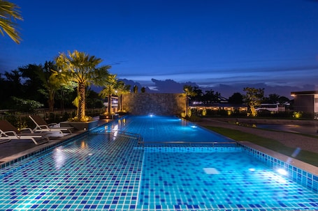 Outdoor pool, sun loungers