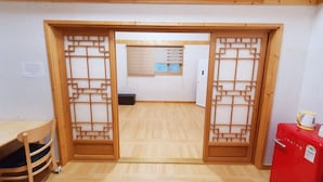 2. Deluxe Family Room