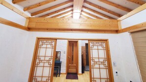 2. Deluxe Family Room
