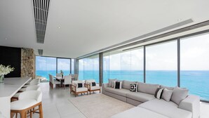 5 Bedroom Villa Plus | Living area