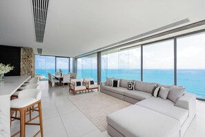 5 Bedroom Villa Plus | Living area | 50-inch flat-screen TV with cable channels, TV, Netflix