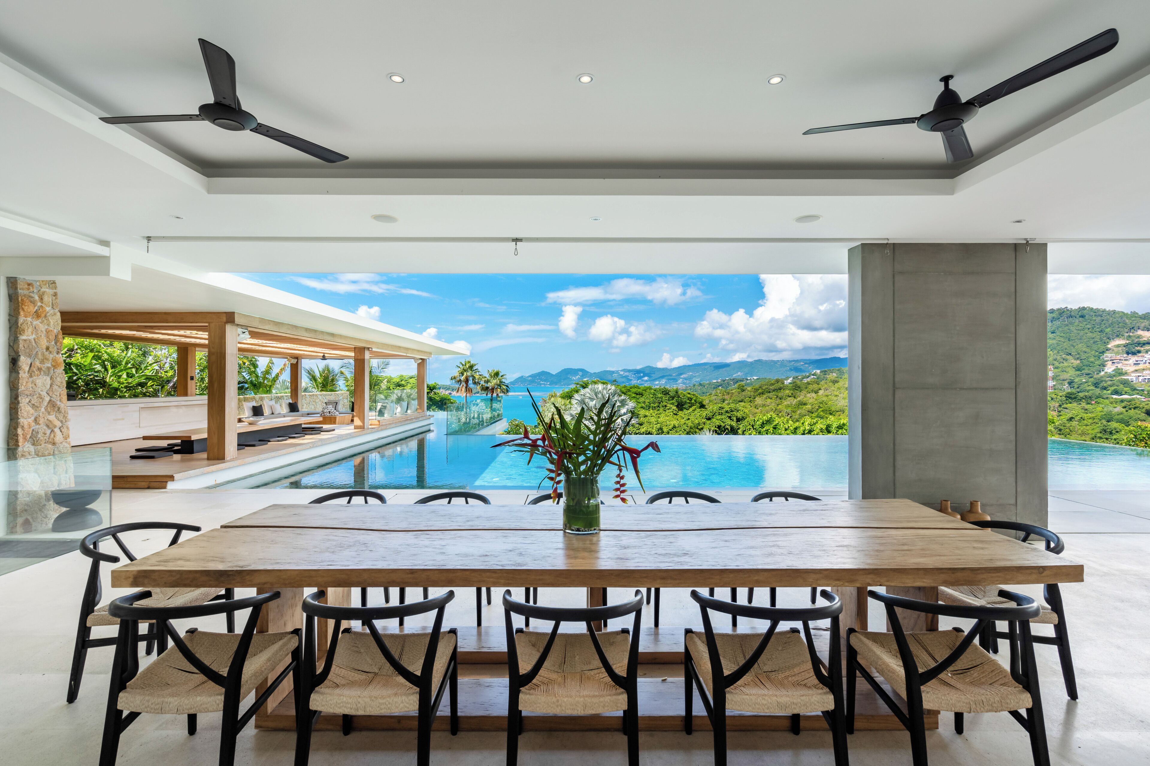 8 Bedroom Villa Plus | In-room dining