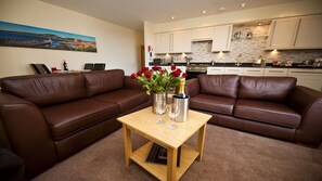 Lounge - Harbourside Apartments (Scarborough)
