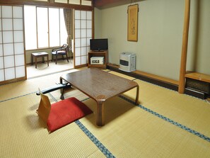 Desk, free WiFi