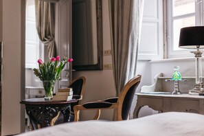 Comfort kamer, 1 twee- of 2 eenpersoonsbedden | Luxe beddengoed, donsdekens, pillowtop-bedden, een kluis op de kamer