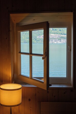 View from room - Youth Hostel Leissigen (Leissigen)