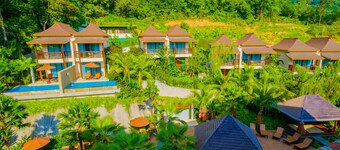 HULA HULA RESORT l truly tropical and fun wellness