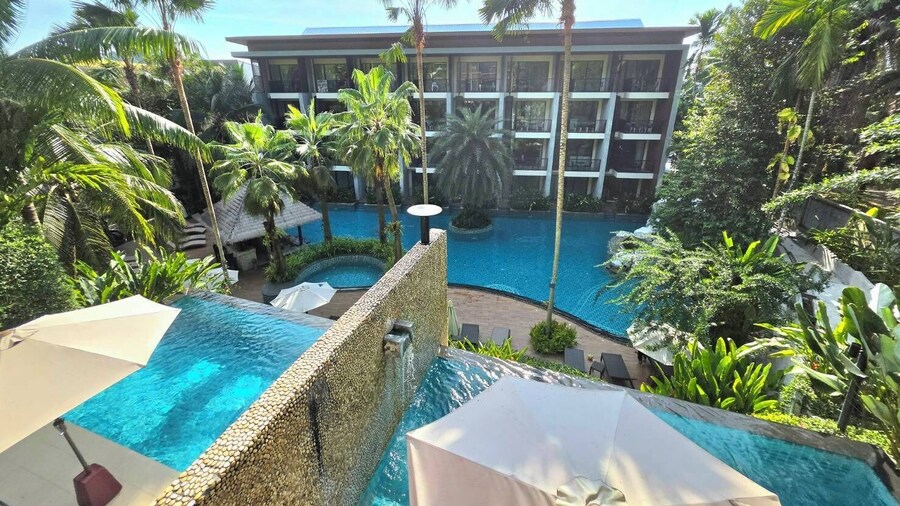 HULA HULA RESORT l truly tropical and fun wellness