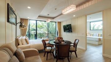 Family two bedrooms | Egyptian cotton sheets, premium bedding, memory-foam beds, in-room safe