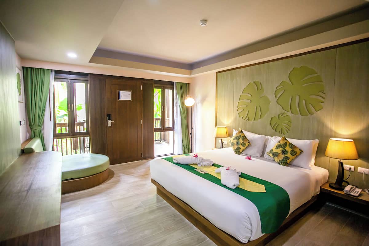 1 bedroom, Egyptian cotton sheets, premium bedding, memory-foam beds