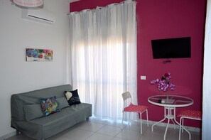 Suite Exclusive, balcon, vue ville | Literie de qualité supérieure, bureau, lits pliants/supplémentaires