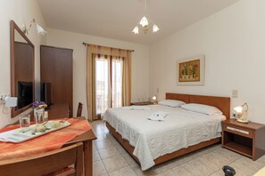 Studio, Balcony, Partial Sea View