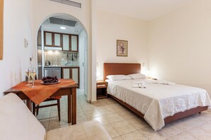 Studio, Balcony, Partial Sea View | In-room safe, desk, soundproofing, iron/ironing board - Anthi Studios (Naxos)