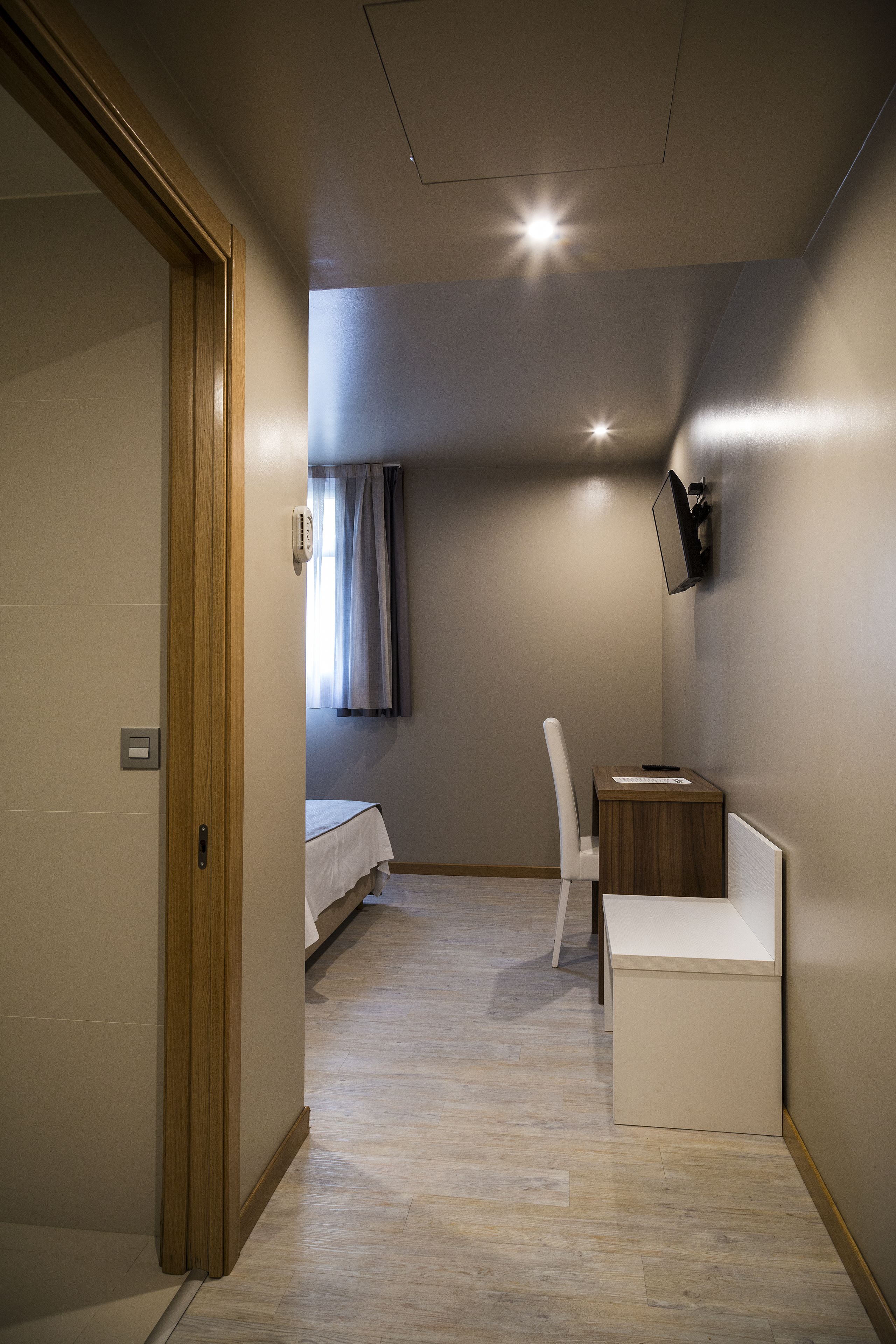 desk, blackout curtains, free wifi, bed sheets