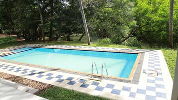 Piscine extérieure