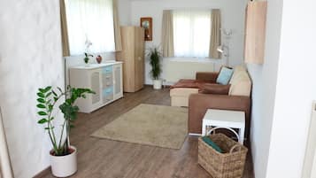 Apartment, 2 Bedrooms, Non Smoking, Terrace | Living area
