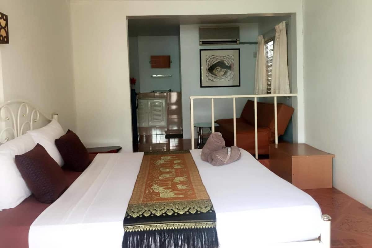 Standard Room | Desk, WiFi (free)
