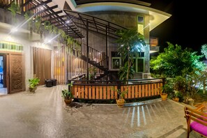 Terrace/patio - Tonmai Suites (Ko Lanta)