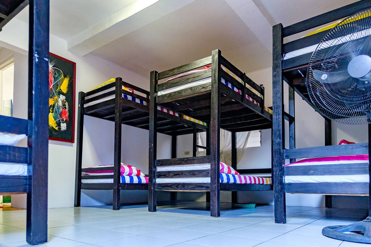 8 Bed Mixed Dorm | Rollaway beds, free WiFi