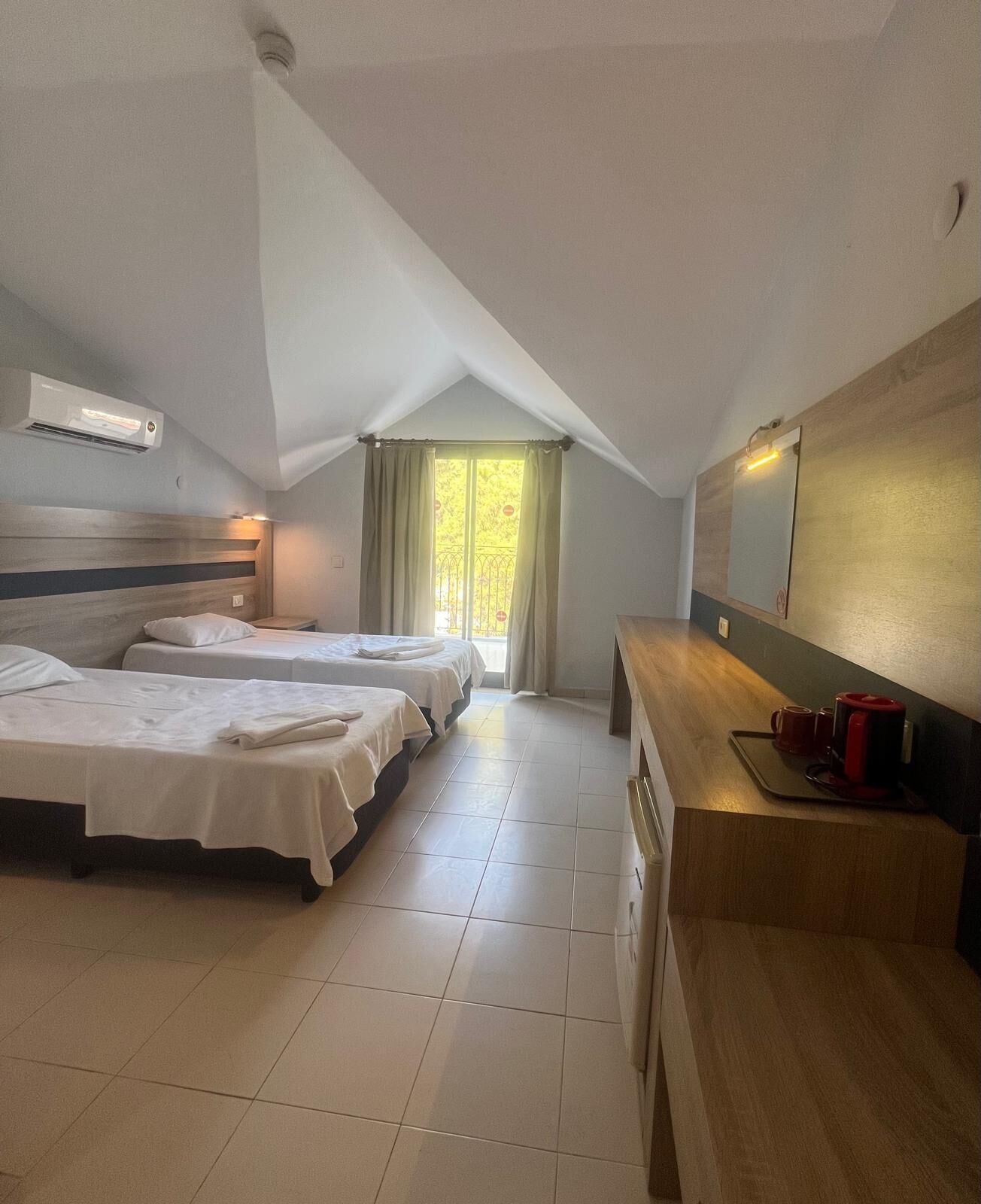 economy double or twin room | 1 bedroom, in-room safe, free wifi