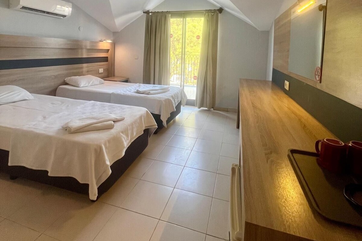 Economy Double or Twin Room | In-room safe, free WiFi, bed sheets