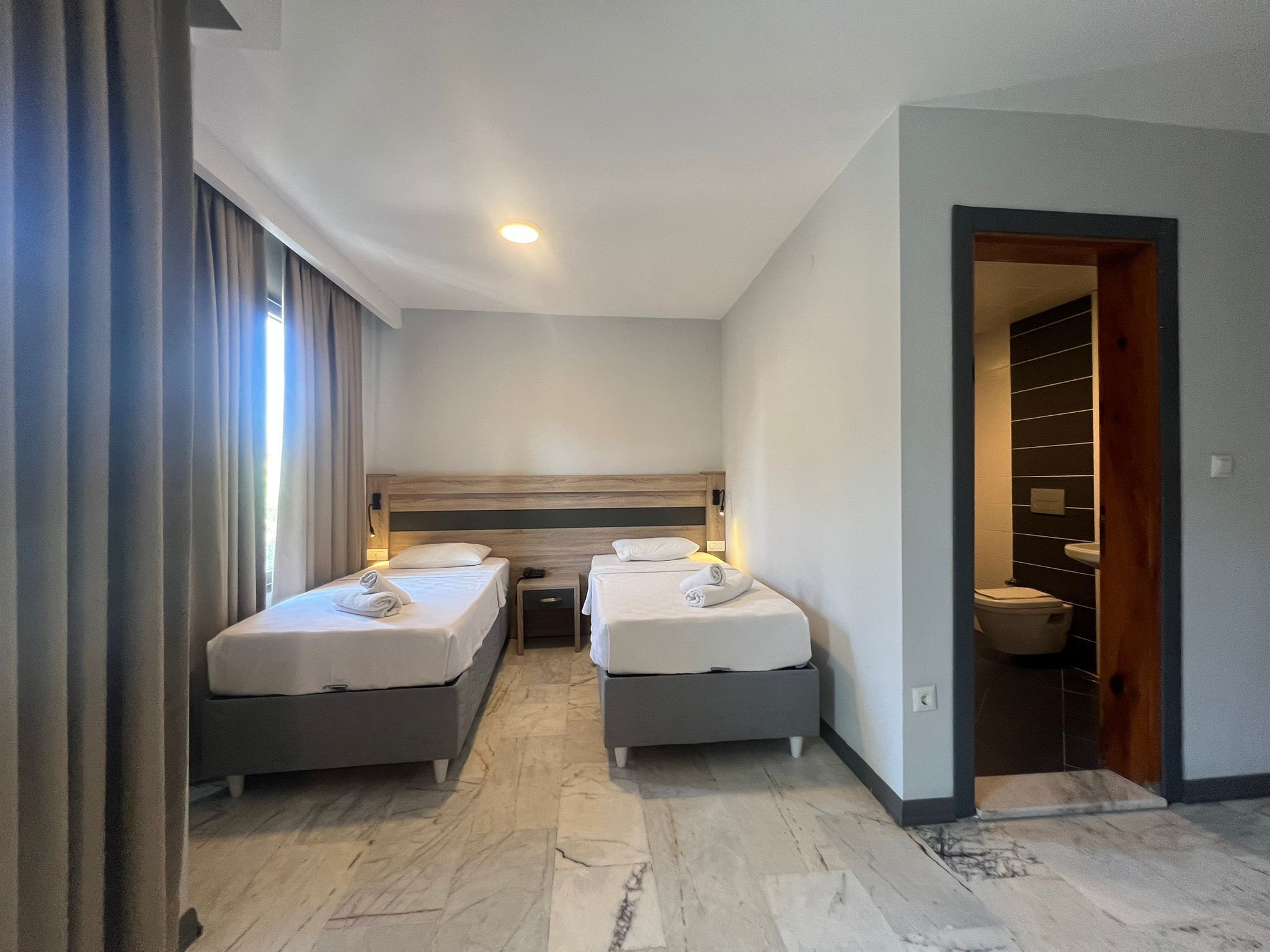 standard double or twin room | 1 bedroom, in-room safe, free wifi