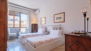 Twin Room (External Private Bathroom) | Frette Italian sheets, premium bedding, down comforters, blackout drapes