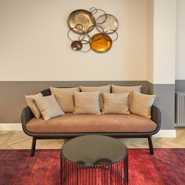 City Apartment, 1 Bedroom | Living area