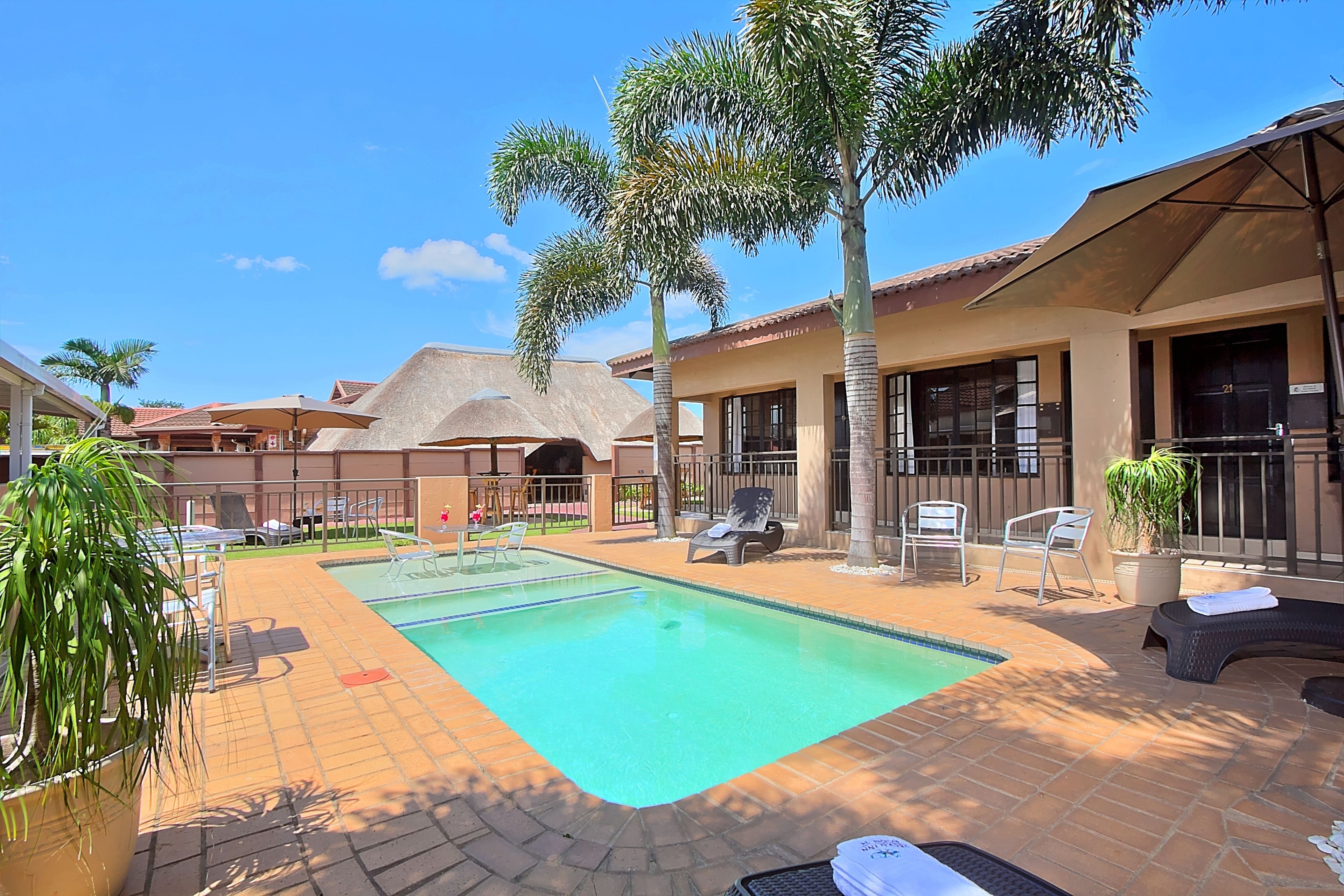 2 outdoor pools, sun loungers