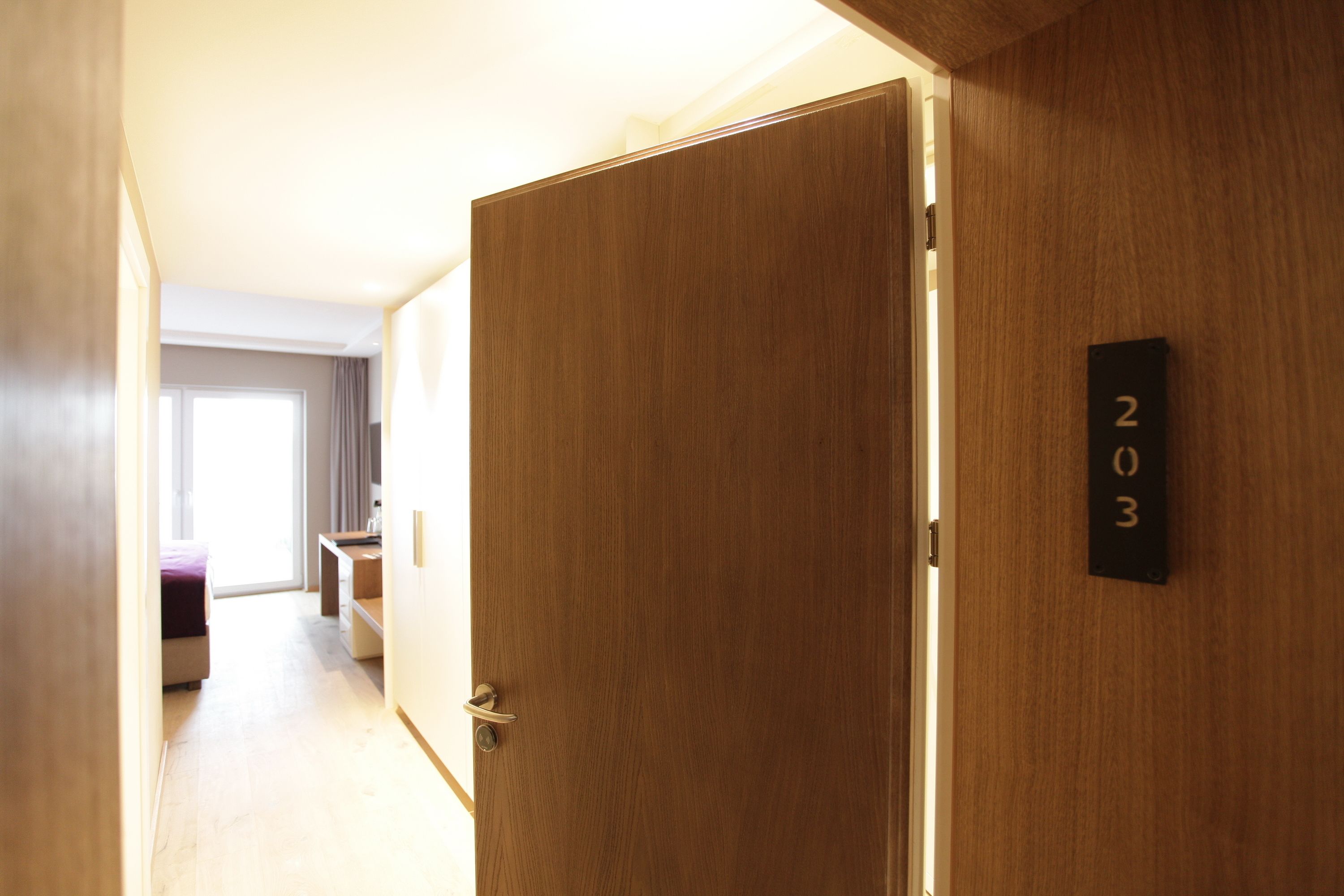 business room, non smoking, courtyard area | hypo-allergenic bedding, in-room safe, desk, blackout curtains