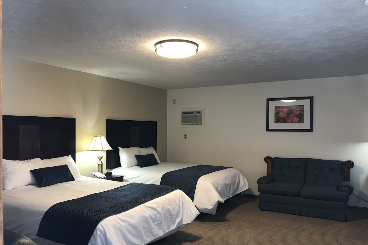 City Double Room, 2 Queen Beds, Refrigerator & Microwave | Desk, WiFi (free), bed sheets