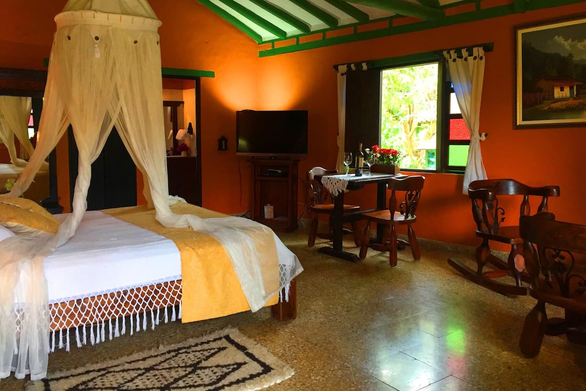In-room safe, soundproofing, bed sheets