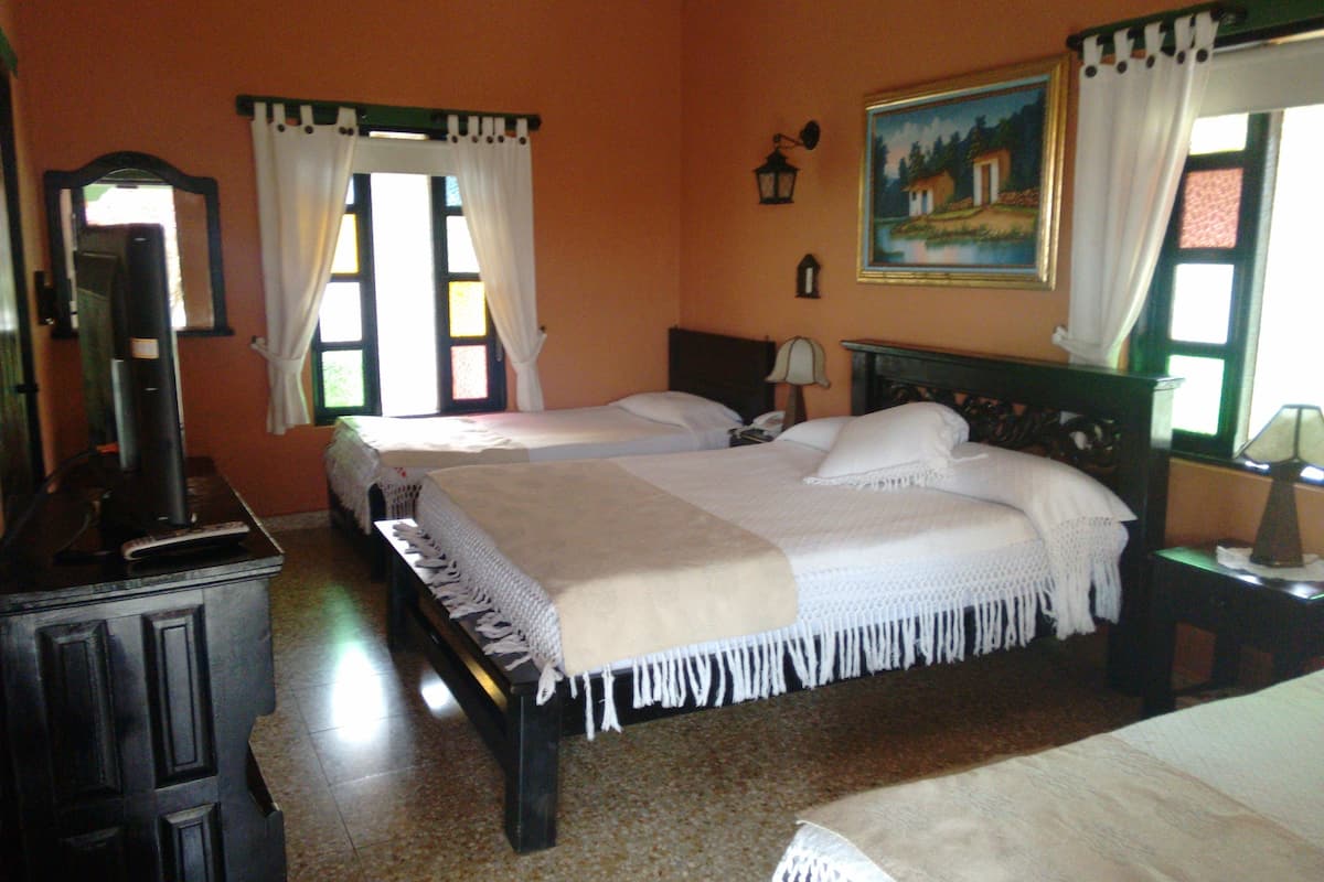 Standard Triple Room | In-room safe, soundproofing, bed sheets