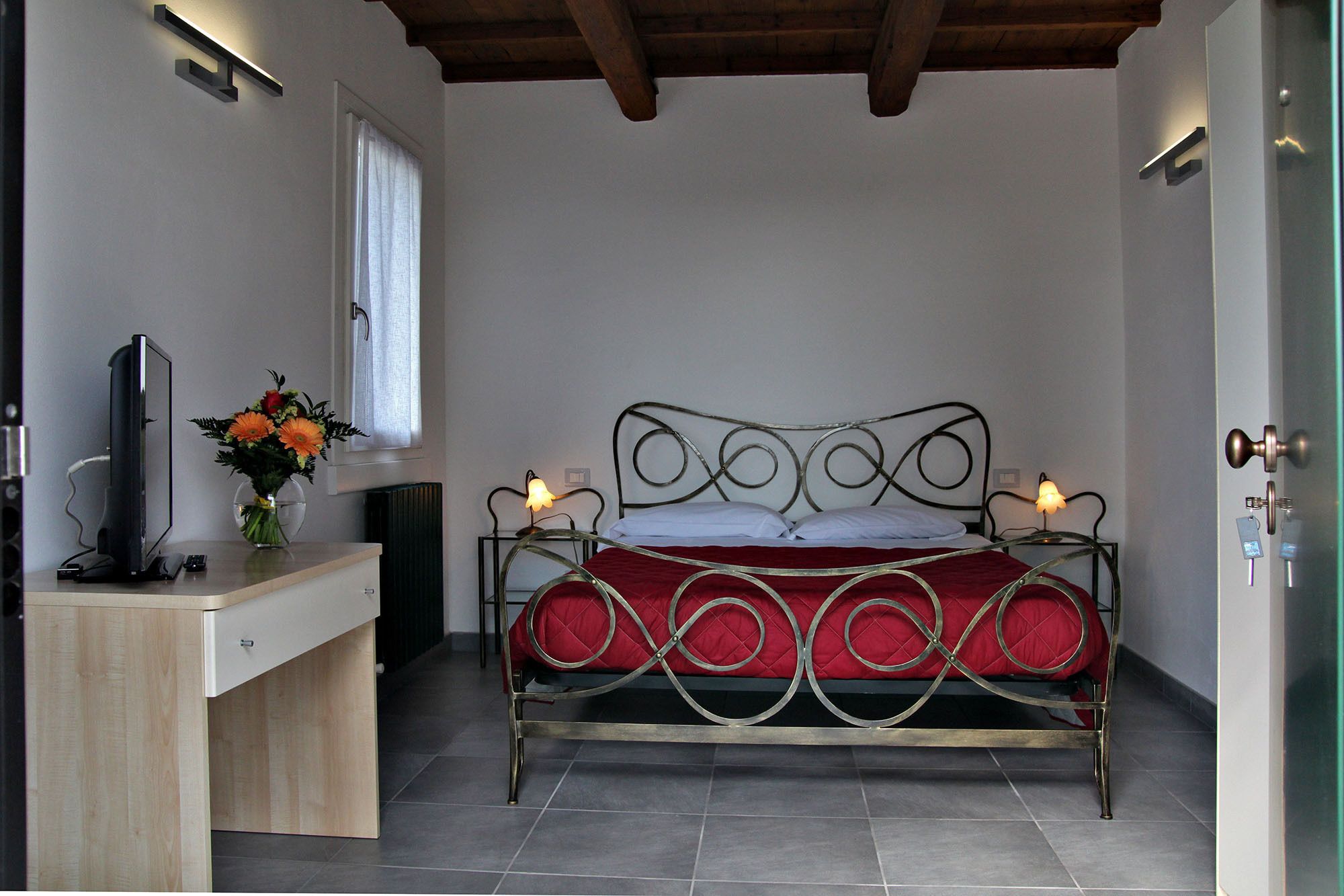 Minibar, desk, free cribs/infant beds, free WiFi