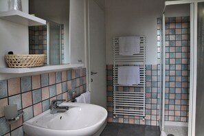 Apartment, 1 Bedroom | Bathroom | Shower, free toiletries, hair dryer, bidet - Oasi Bianca Resort (Codigoro)