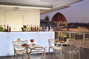 Poolside bar - Glance Hotel In Florence (Florence)