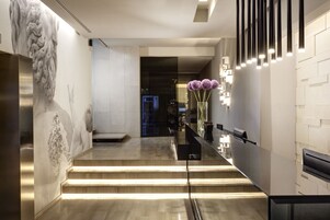 Pintu masuk interior