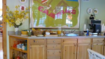 Breakfast area