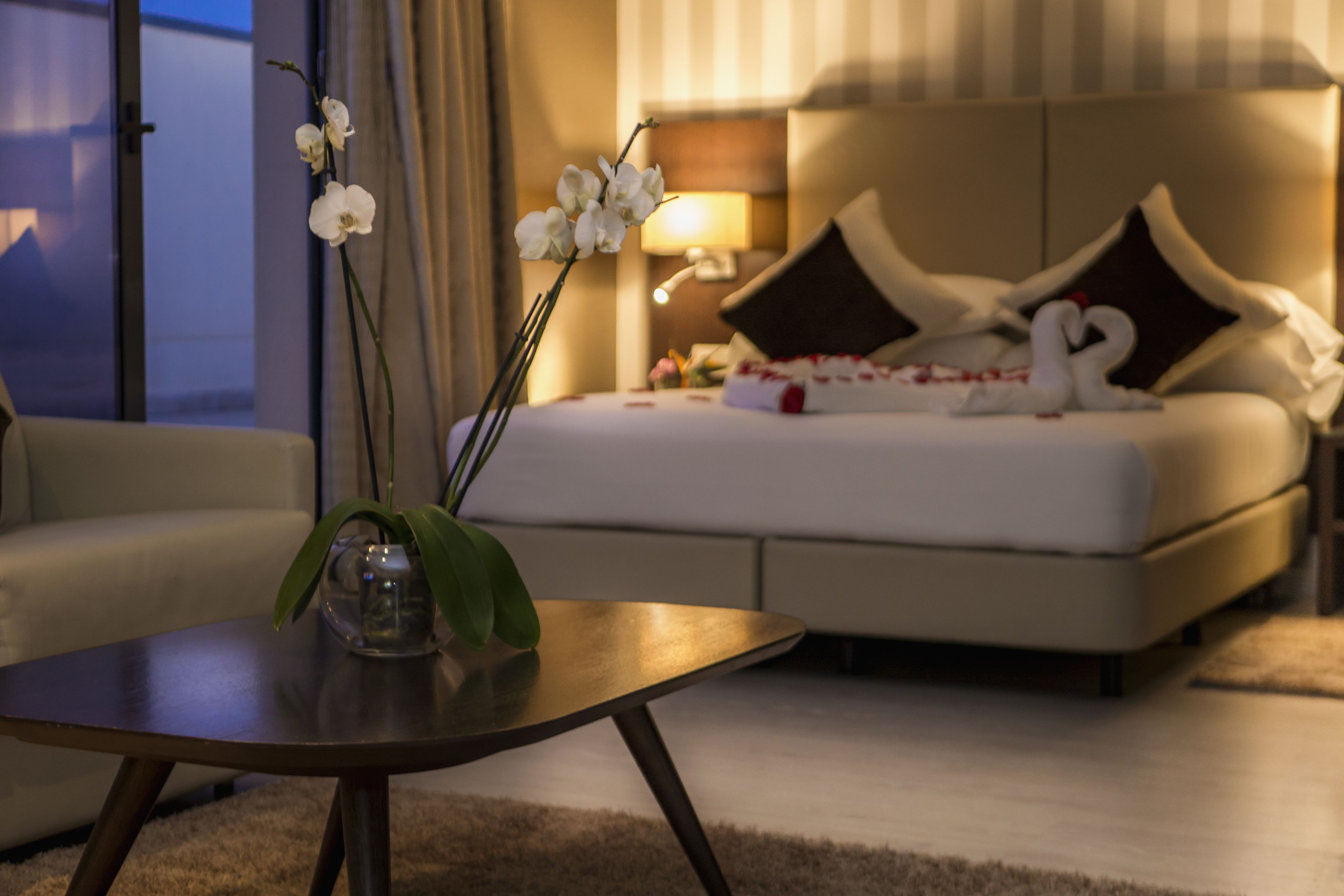 Executive Room | Minibar, in-room safe, desk, blackout curtains