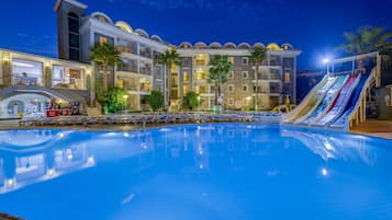 Seasonal outdoor pool, pool umbrellas, sun loungers