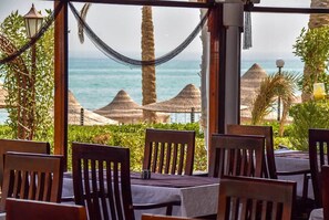 2 Restaurants, Frühstück, Mittagessen, Abendessen, internationale Küche