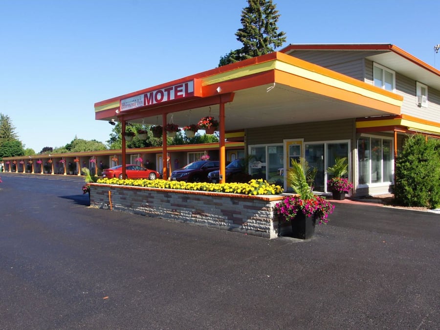 Standard Room, 1 Queen Bed