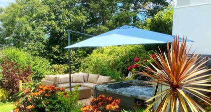 Muntham Holiday Apartments & Town House