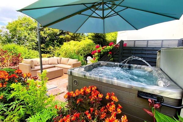 Luxury House, Ensuite, Garden View ((Three Bedroom)) | Terrace/patio