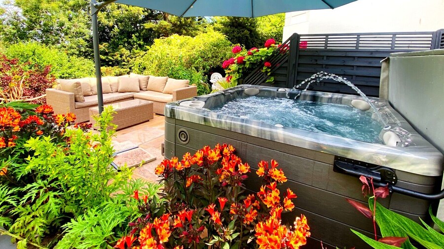 Muntham Holiday Apartments & Town House