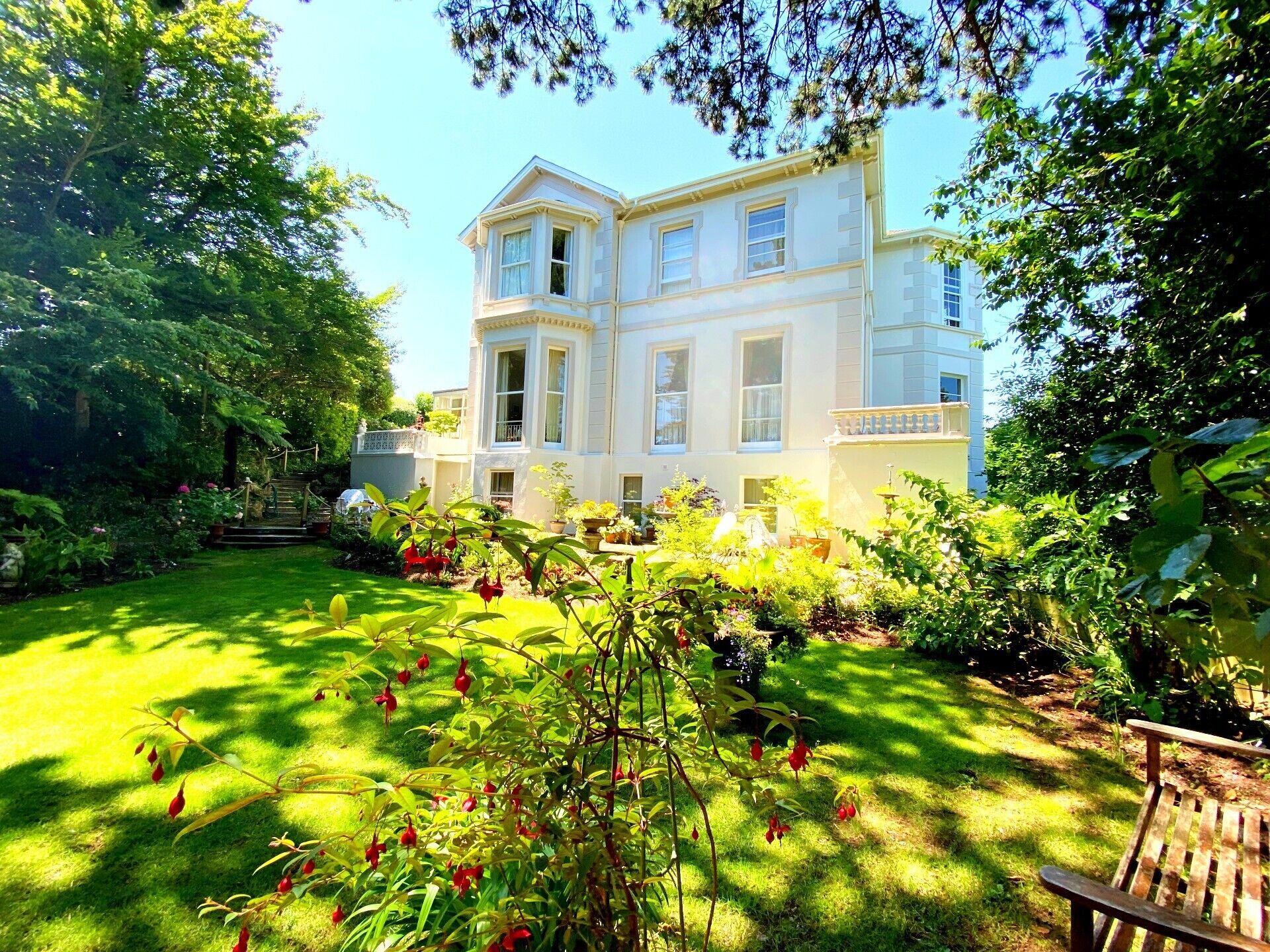 المنشأة من الخارج