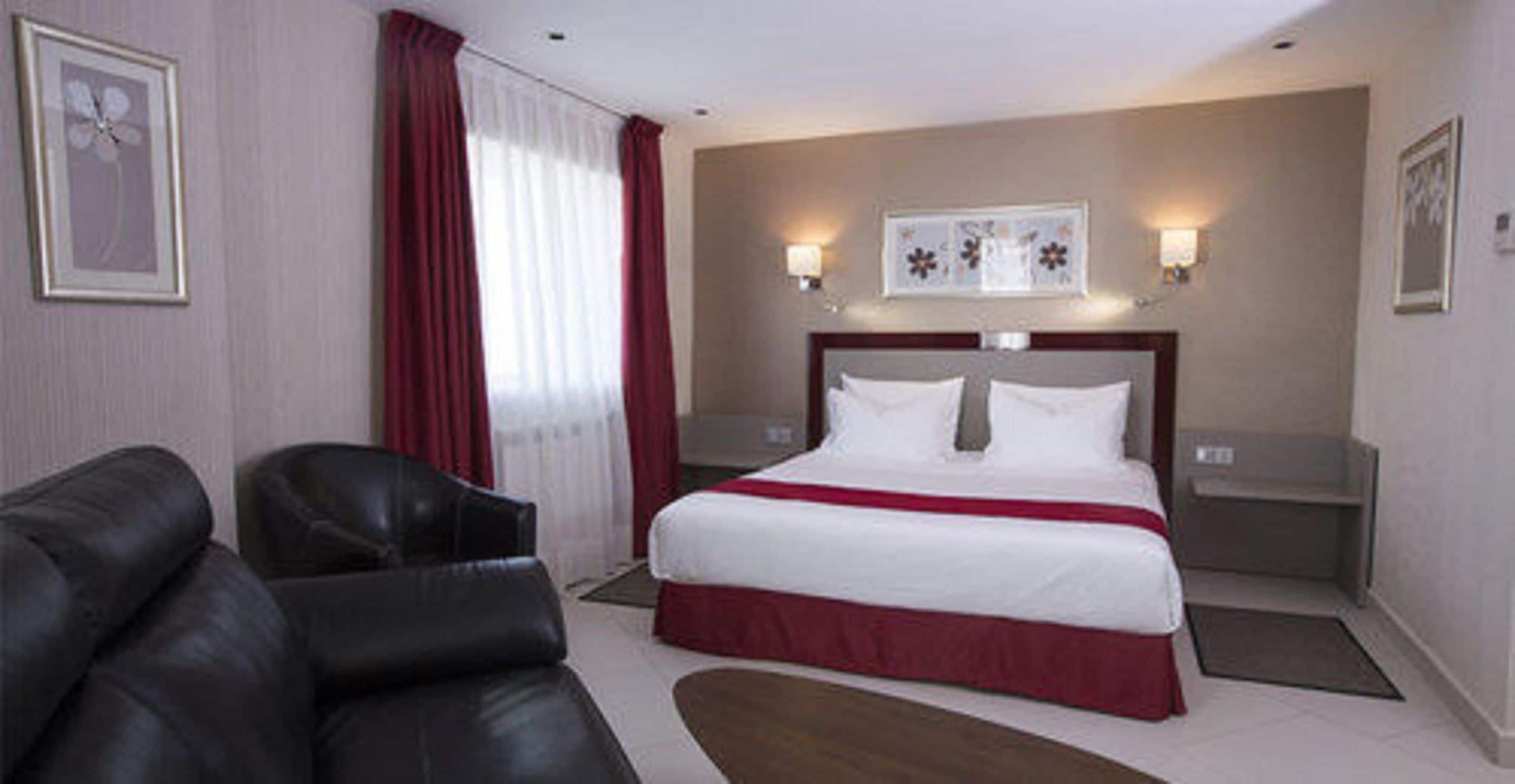 Suite Junior | Matelas mémoire de forme, coffres-forts dans les chambres, bureau