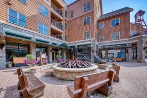 Outdoor dining - Buffalo Lodge 3 Bed 3 Bath (Keystone)